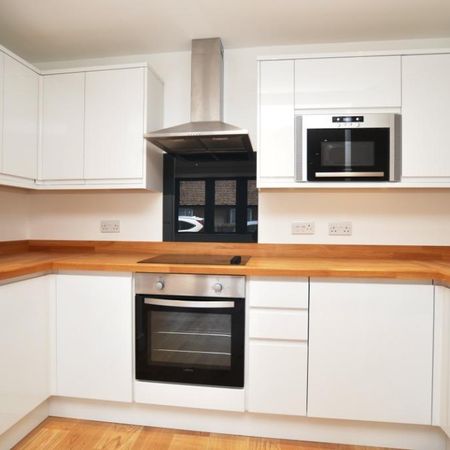 2 bedroom flat to rent - Photo 4