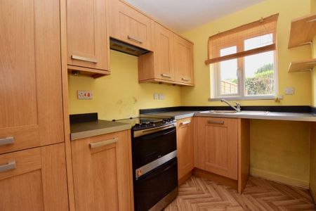 2 bedroom end of terrace house to rent - Photo 5