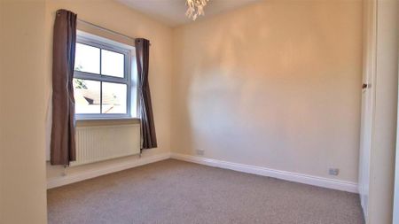 3 bedroom detached house to rent - Photo 5