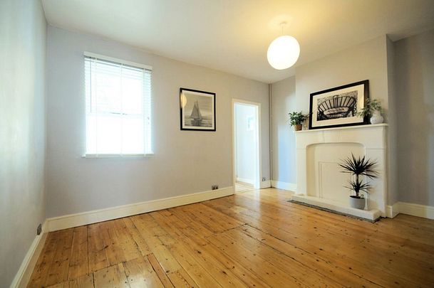 A 2 Bedroom House in Cheltenham GL50 4HS - Photo 1