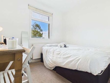 Staplefield Drive, Brighton, BN2 - Photo 5