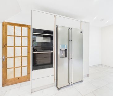 3 bedroom semi-detached house to rent - Photo 3