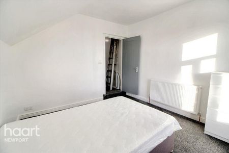 1 bedroom in a house share to rent - Photo 3