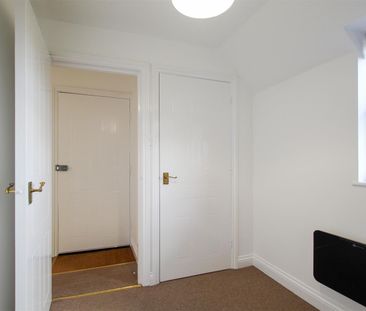 Pine Court, Impington, Cambridge - Photo 2