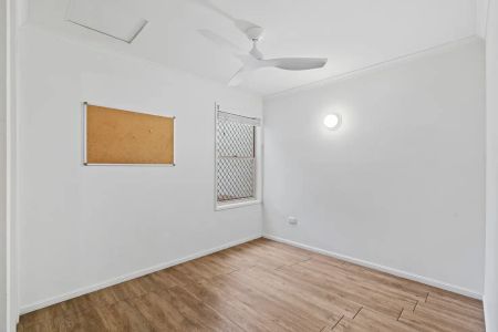 “Stunning Two-Bedroom Villa with City Views in a Quiet Complex” - Photo 3