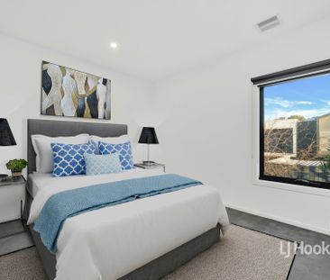 18 Flagship Way, Point Cook VIC, Belconnen - Photo 4