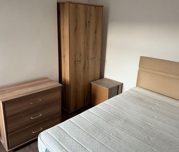 4 Bed Terraced House, Caythorpe Street, M14 - Photo 2