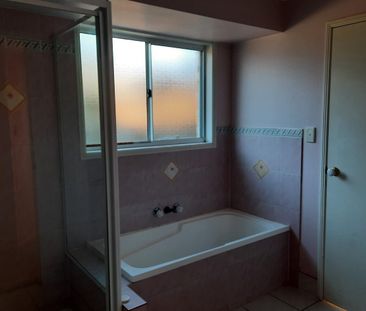 Perfectly located 3-Bedroom home! - Photo 1