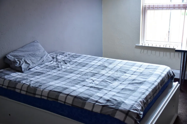 7 Bed - 85 Headingley Avenue, Headingley, Leeds - LS6 3ER - Student - Photo 1