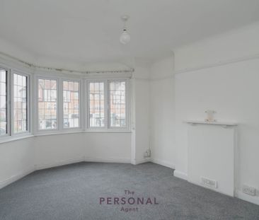 Banstead, Epsom - Photo 5