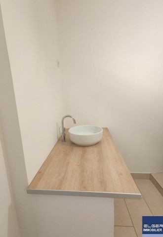 Location - appartement - 71.84 m² - 3 Pièces - Photo 2