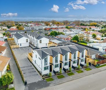 Sunny 2 Bed 1.5 Bath townhouse - Photo 5