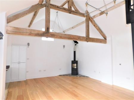 3 bedroom barn conversion to let - Photo 5