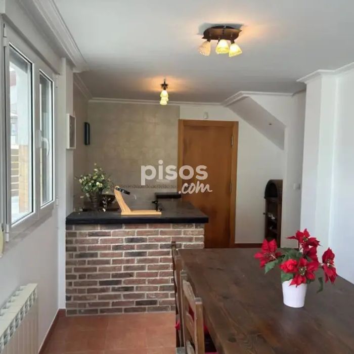 Chalet en alquiler en Salburua - Photo 1