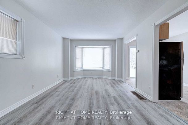 For Lease - 146 CHELTENHAM Road, Barrie, Ontario - Photo 1