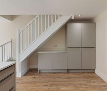 Semi-detached house to rent on - Photo 2