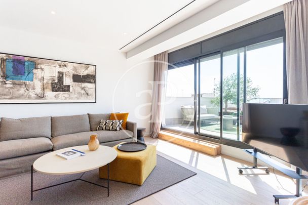 Luxury penthouse for rent in Gràcia - Photo 1