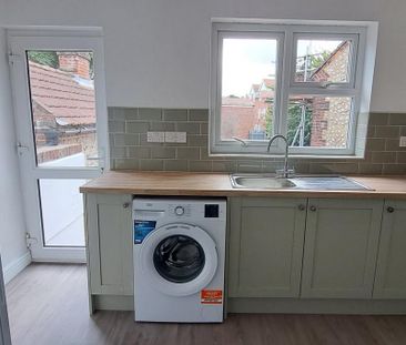 2 bedroom flat to rent - Photo 6