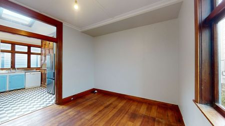 CENTRALLY LOCATED 4 BEDROOM HOME - Photo 4