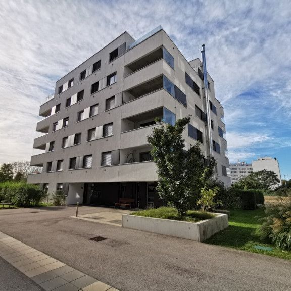 Top 1,5-Zimmer-Wohnung mit Balkon nahe Gasometer - Foto 1