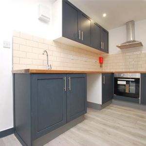 1 bedroom house of multiple occupation to rent - Photo 2