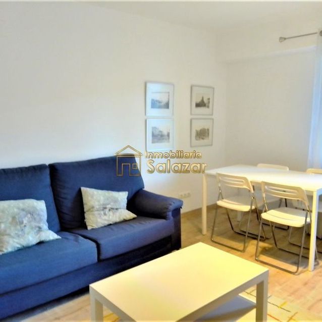 Alquiler de piso en Sabino Arana Etorbidea - Photo 1