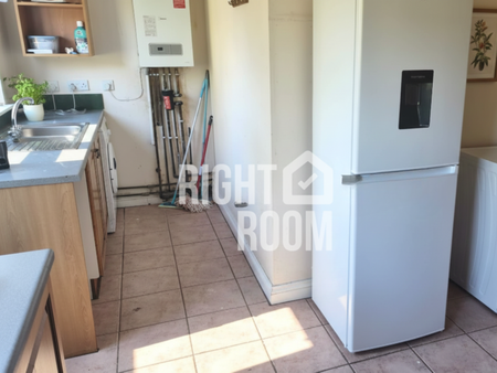 Room 4, Burgess Road, Southampton SO16 - Photo 5