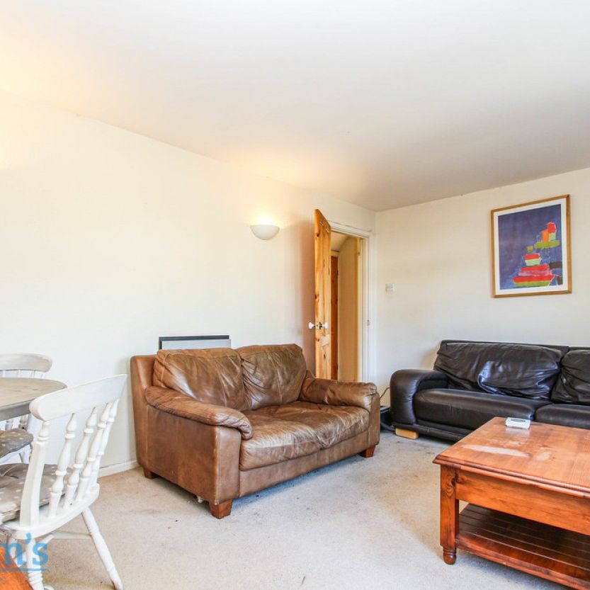 2 bed Ground Floor Maisonette for Rent - Photo 1