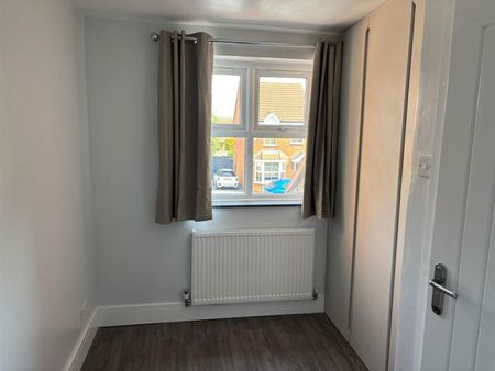 Deene Close, Market Harborough - Photo 4