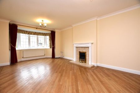 4 bedroom detached house to rent - Photo 2