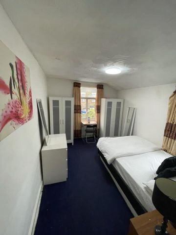 Room in a Shared House, Wanlip Road, E13 - Photo 2