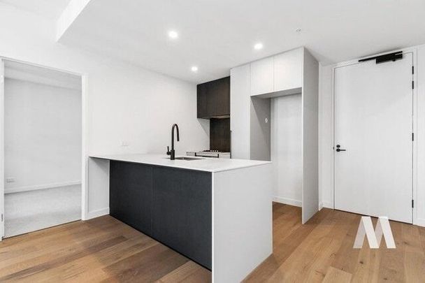 North Melbourne - Photo 1