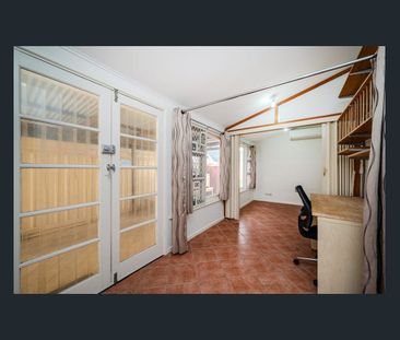 Country Living In The City - Photo 2