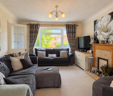 Ringway Road, St. Albans - Photo 1