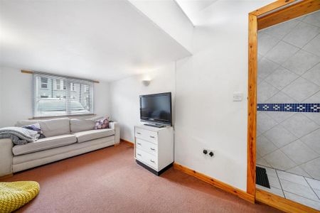 4 bedroom terraced house to rent - Photo 2