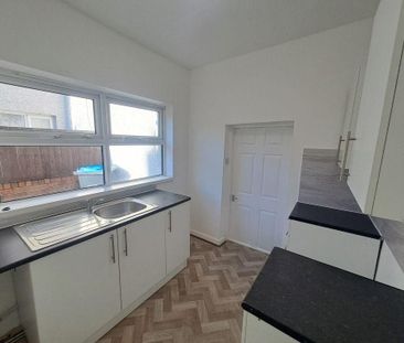 2 bedroom terraced house to rent - Photo 6