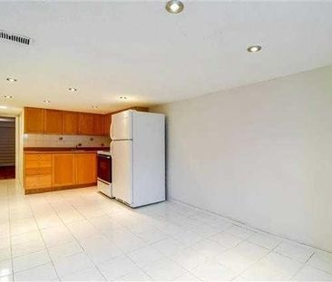 For Lease - 34 Glenside Avenue Unit# Lower, Toronto, Ontario - Photo 2