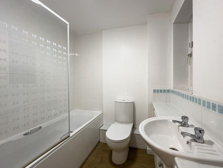 2 bedroom flat to rent - Photo 4