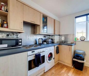 Essex Road, Angel, N1 - Photo 1