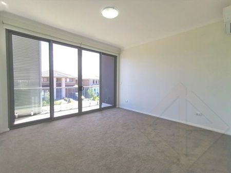 111 Callistemon Circuit, Jordan Springs NSW 2747 - House For Rent | Domain - Photo 4