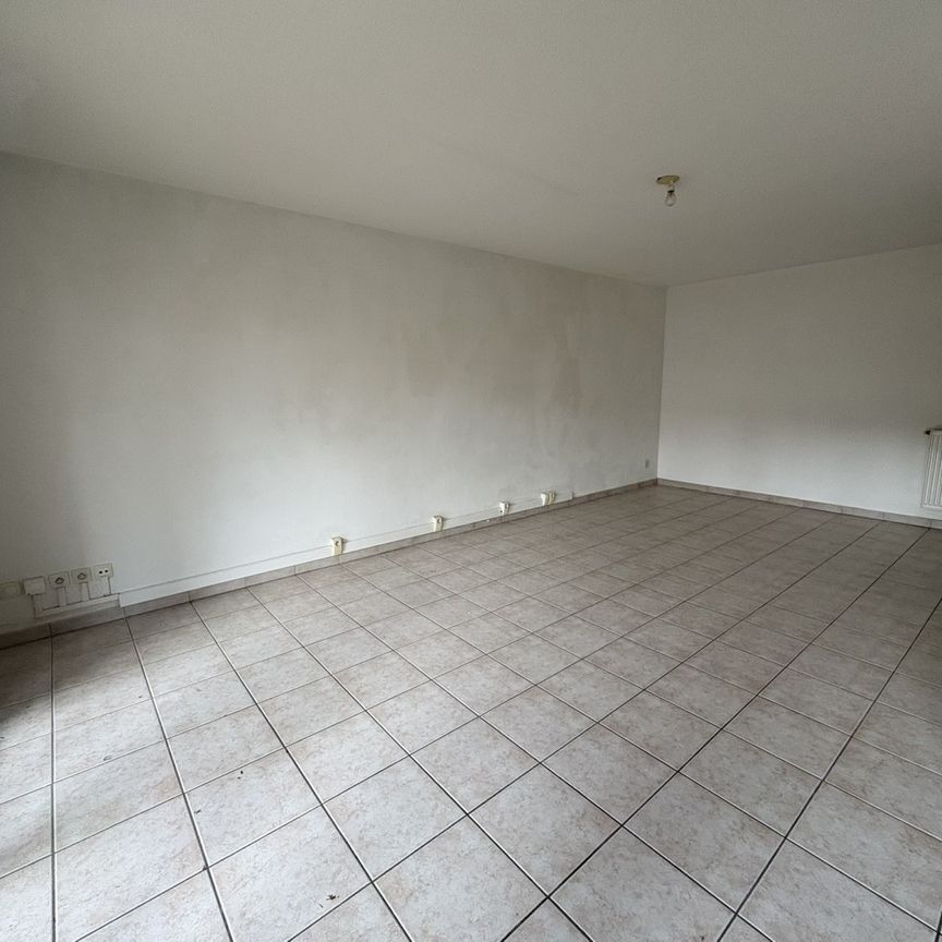 Location Appartement 2 pièces 54m² LE PEAGE DE ROUSSILLON 38550 - Photo 1