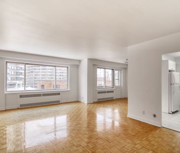 3555 Cote-des-Neiges Road - Photo 1