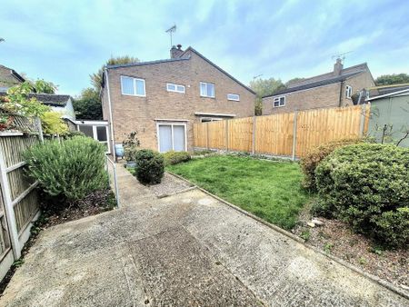 2 bedroom semi-detached house to rent - Photo 3