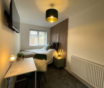 1 bedroom in a house share to rent - Photo 3