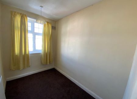 Lavender Avenue, Coundon, Coventry - Photo 2