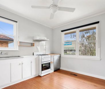 Classical style & perfectly positioned - Photo 1