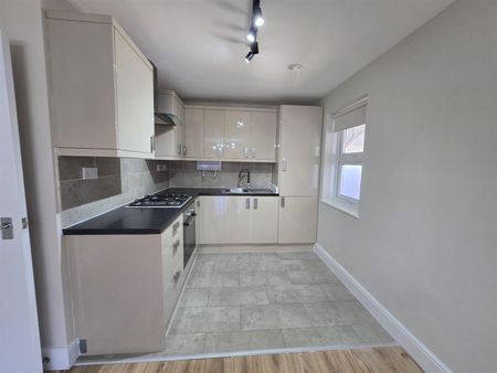 Askew Road, London W12 - Photo 2