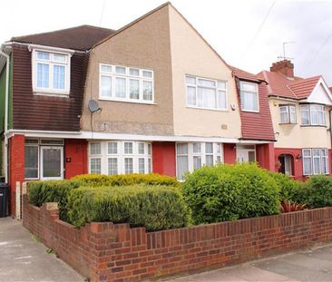 4 bedroom House To Let - Photo 2