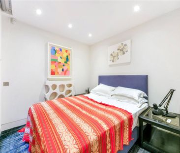 Modern mews home with parking in prime Connaught Village - Photo 6