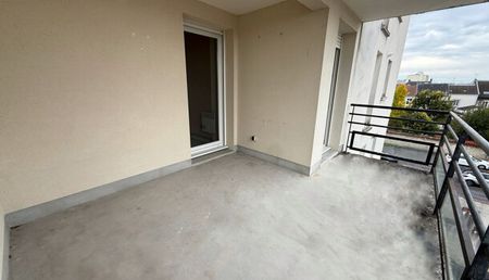 Appartement 2 pièces 54m2 REIMS 670 euros - Photo 2